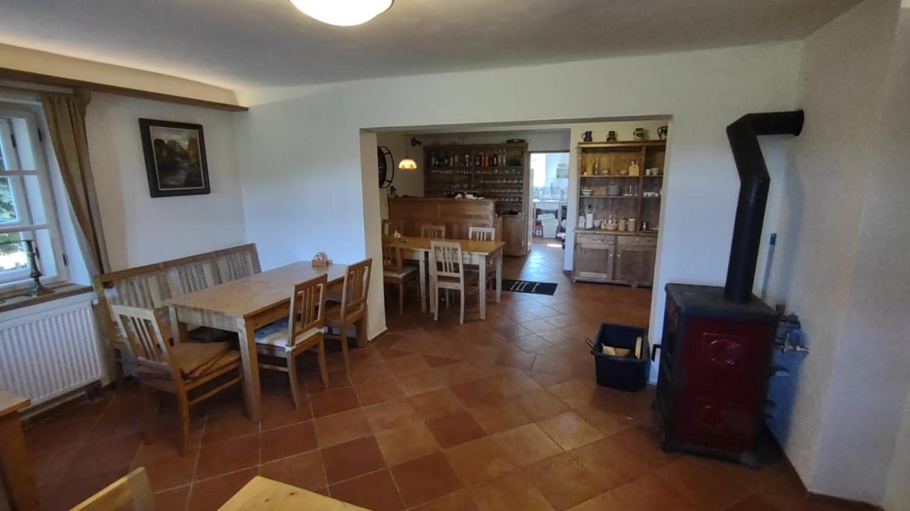 Hotel Na Vyhlidce à Krompach Extérieur photo