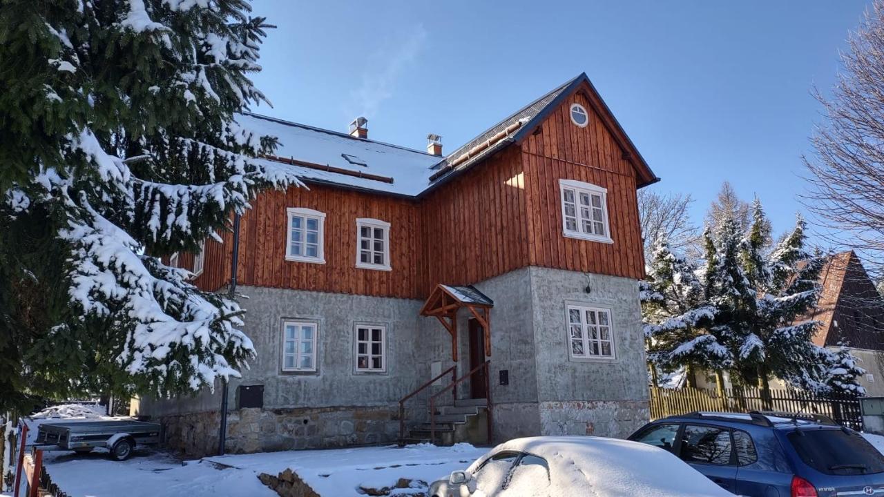 Hotel Na Vyhlidce à Krompach Extérieur photo
