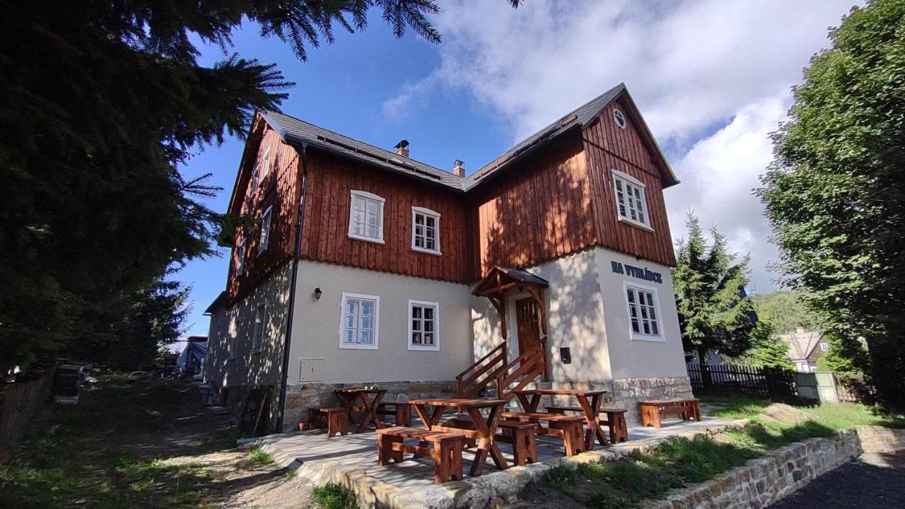 Hotel Na Vyhlidce à Krompach Extérieur photo