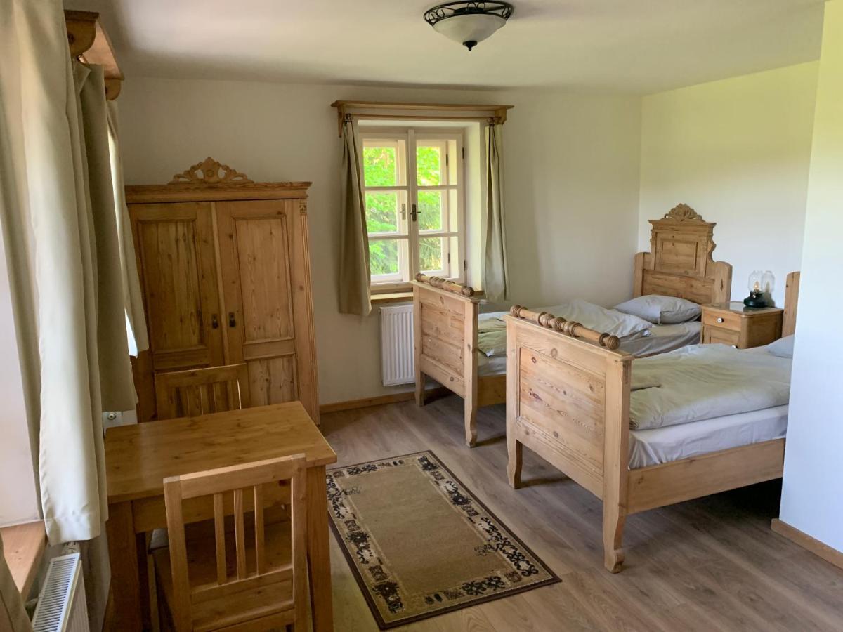 Hotel Na Vyhlidce à Krompach Extérieur photo